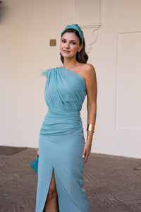 Vestido midi drapeado asimétrico azul pastel