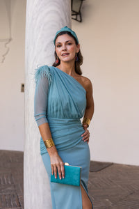 Vestido midi drapeado asimétrico azul pastel