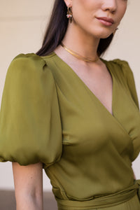 Vestido midi lazada lateral