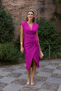 Vestido midi drapeado malva hombreras