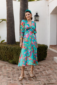 Vestido midi lazada delantera