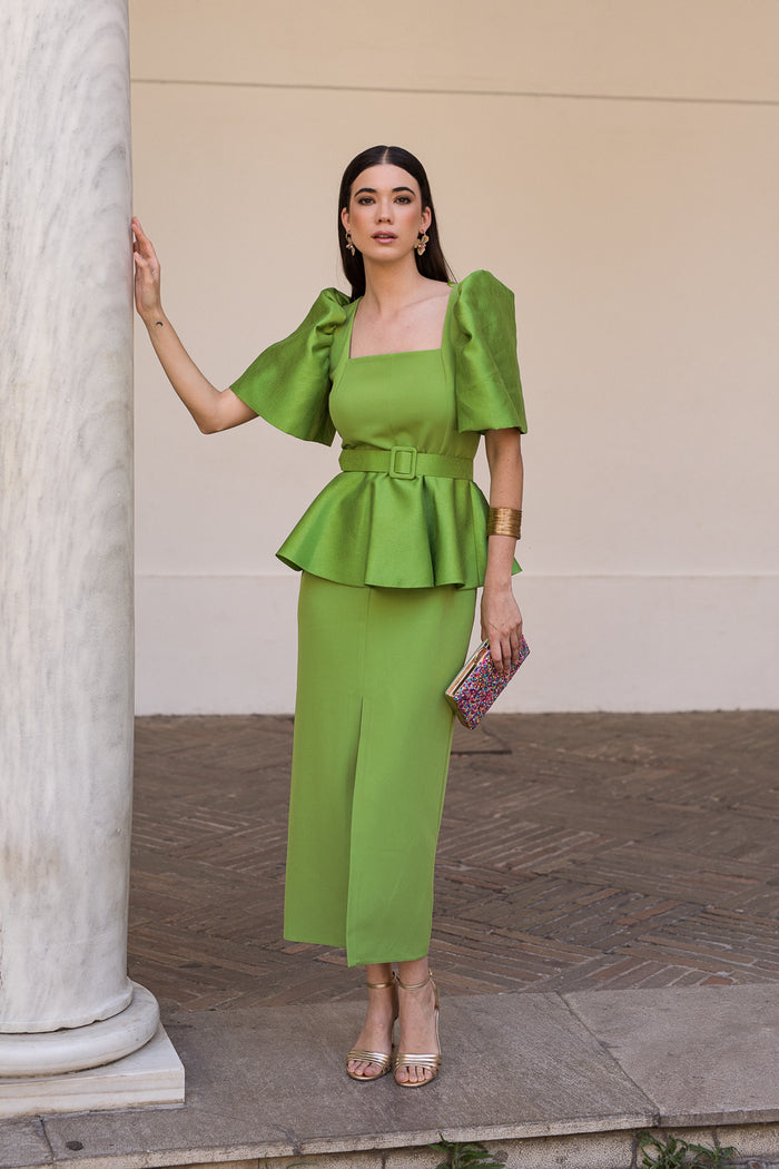 Vestido volante en cintura