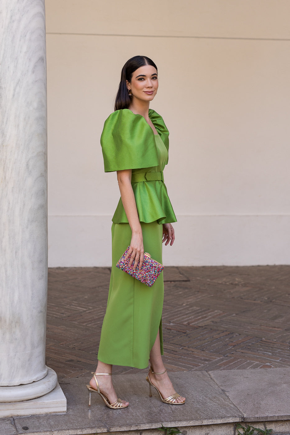 Vestido volante en cintura