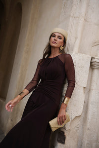 Vestido midi chocolate con falda de vuelo