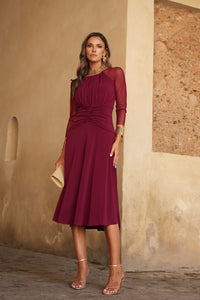 Vestido midi borgoña con falda de vuelo