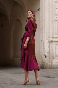 Vestido midi lazada lateral borgoña