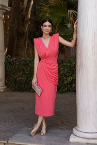 Vestido midi fruncido lateral coral