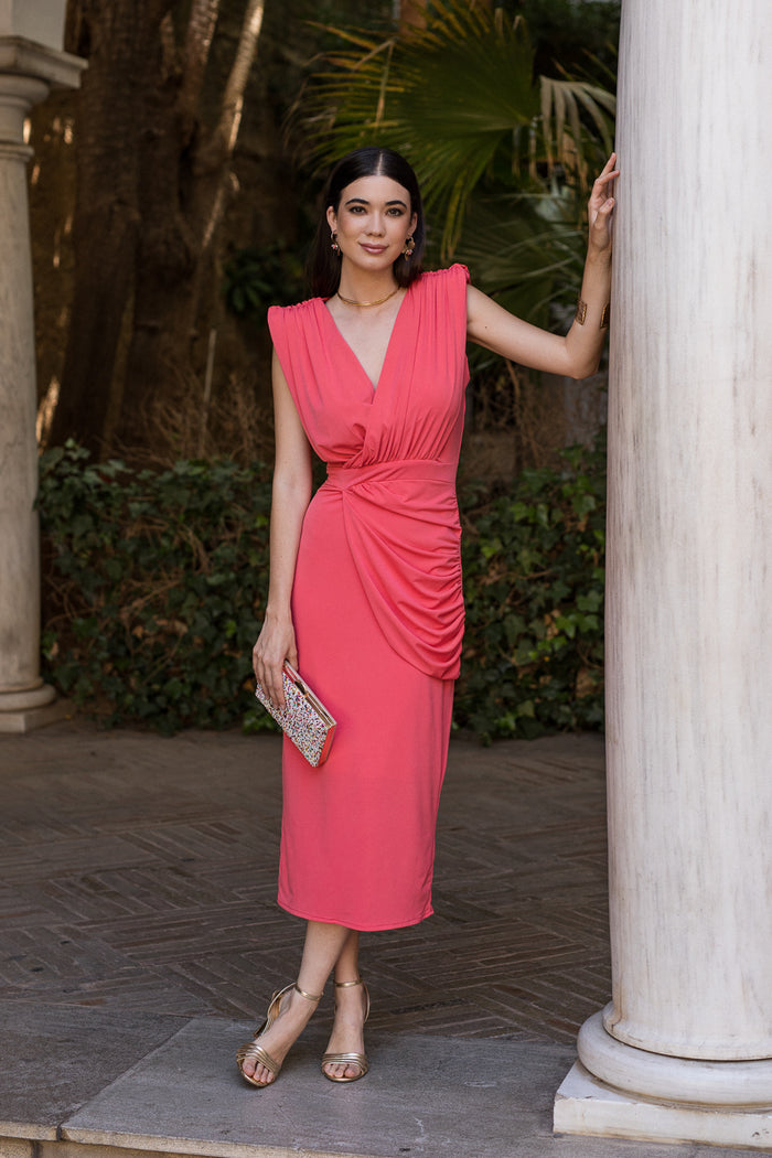 Vestido midi fruncido lateral coral