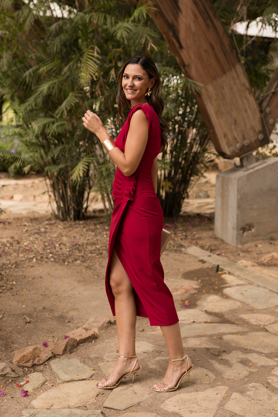 Vestido midi tulipán hombrera rojo