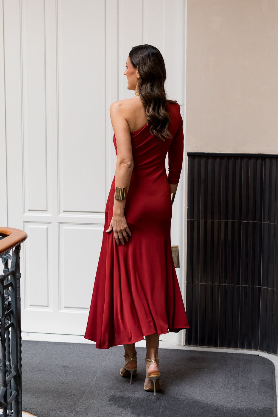 Vestido midi escote asimétrico