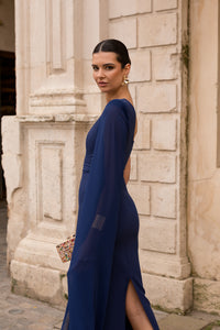 Vestido midi escote asimétrico con capa de gasa