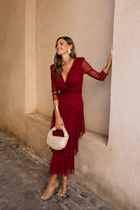 Vestido midi multivolantes burdeos