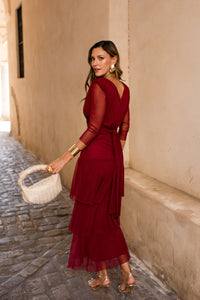 Vestido midi multivolantes burdeos