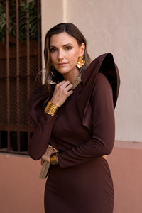 Vestido volante espalda descubierta marrón chocolate