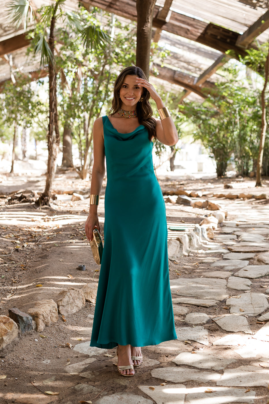 Vestido midi escote cascada verde