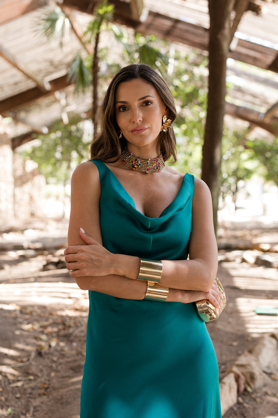 Vestido midi escote cascada verde