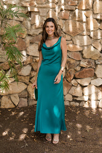 Vestido midi escote cascada verde