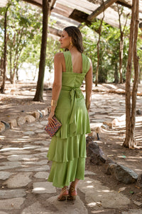 Vestido midi cuello halter multivolantes