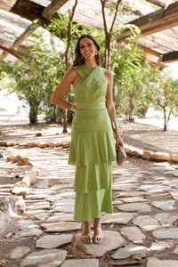 Vestido midi cuello halter multivolantes