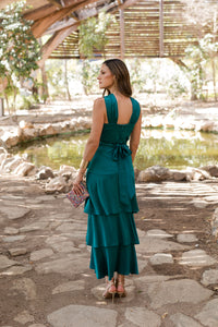 Vestido midi cuello halter multivolantes