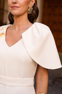 Vestido midi mangas capa beige