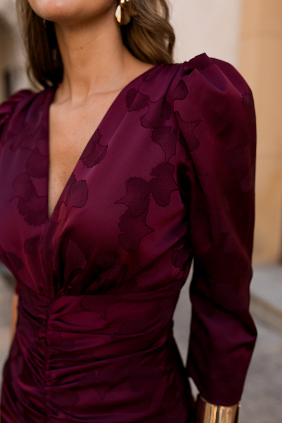 Vestido midi estampado burdeos