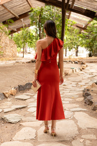 Vestido midi escote asimétrico falda vuelo teja
