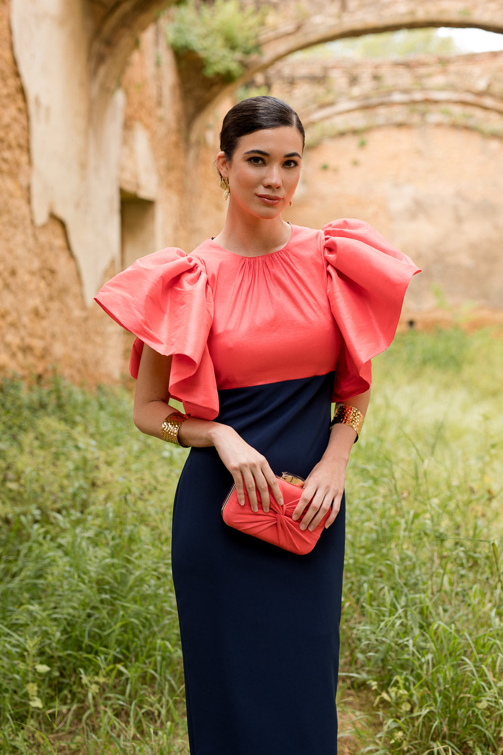 Vestido midi coral manga volante