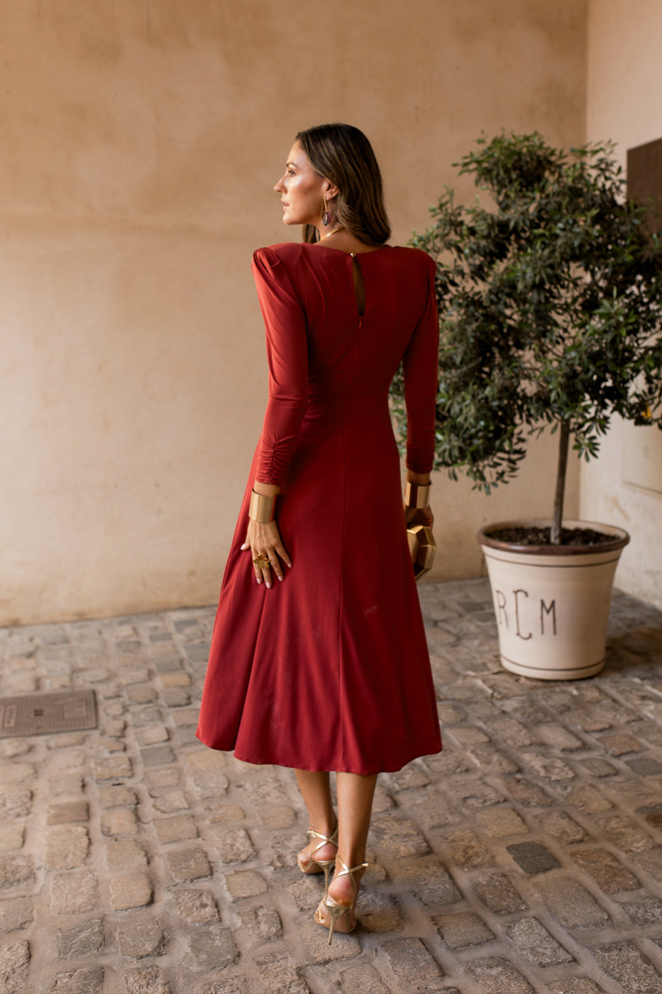 Vestido midi nudo falda vuelo teja