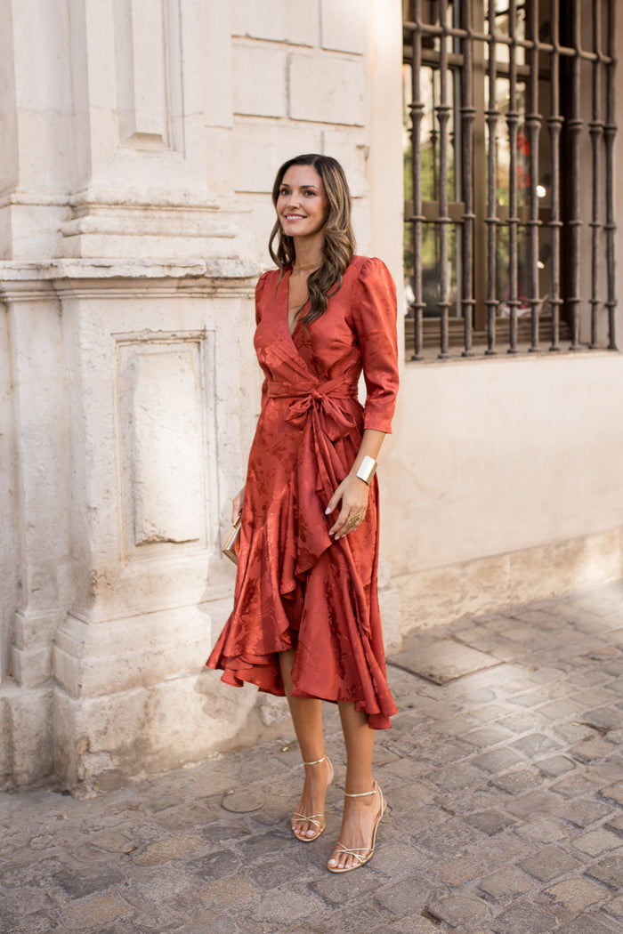 Vestido midi lazada lateral teja