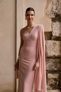 Vestido midi escote asimétrico con capa de gasa