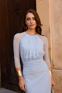 Vestido midi drapeado con mangas de tul escote redondo