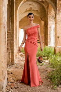 Vestido largo asimétrico