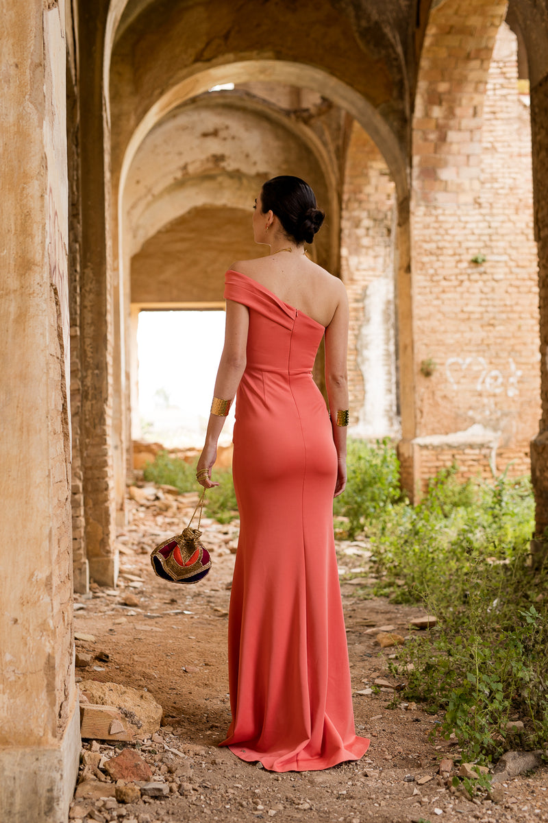 Vestido largo asimétrico