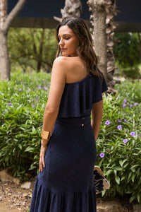 Vestido midi escote asimétrico volante
